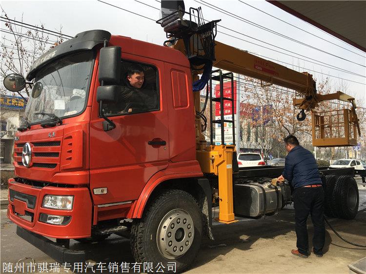 福曼8吨U型直臂吊车