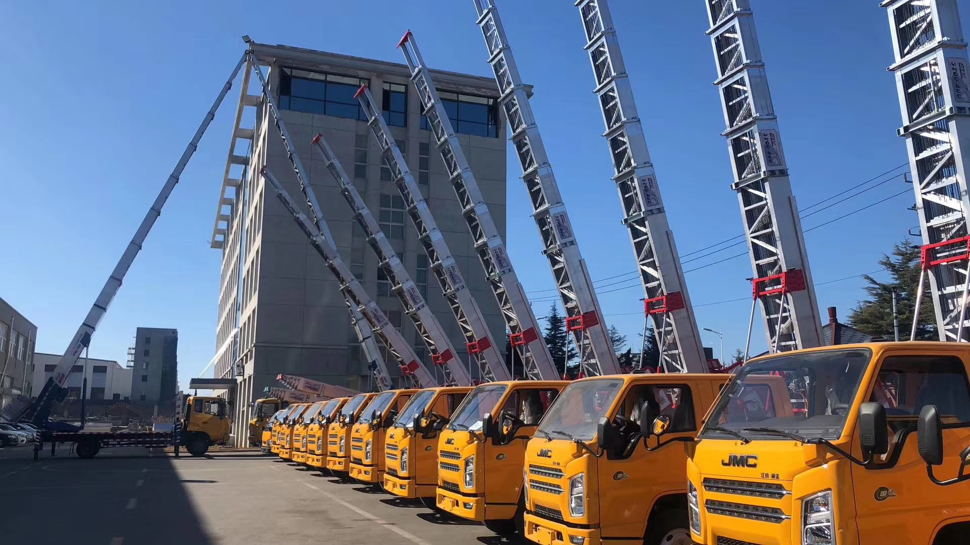 蓝牌云梯车进口32米韩国上装云梯上料车支持分期付款