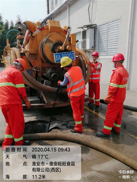 汤山污水管道疏通化粪池清淤现场