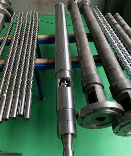 注塑机螺杆料桶厂家_成型机螺杆分为哪三段_65熔喷布机单螺杆