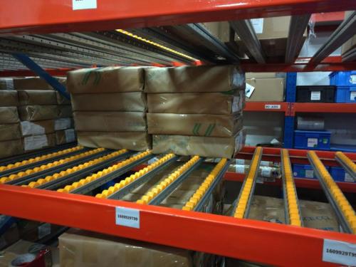 江阴货架厂家哪家好  皓盛流利条货架结构牢固 耐长久扩大利用率 