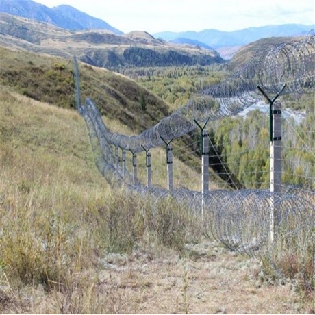 新疆刀片刺绳价格 乌鲁木齐刺丝滚笼生产厂家