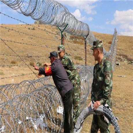 新疆刺丝滚笼生产厂家 乌鲁木齐刀片刺网安装施工