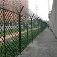 新疆监狱隔离防护网厂家 乌鲁木齐隔离栅施工价格