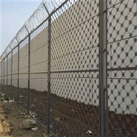 新疆隔离护栏网型号 乌鲁木齐金属护栏网厂家