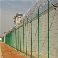 新疆监狱钢网墙厂家报价 乌鲁木齐电焊网隔离栅现货