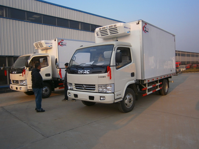 东风多利卡6米1冷藏车 3.3吨冻肉运输车 厂家价格