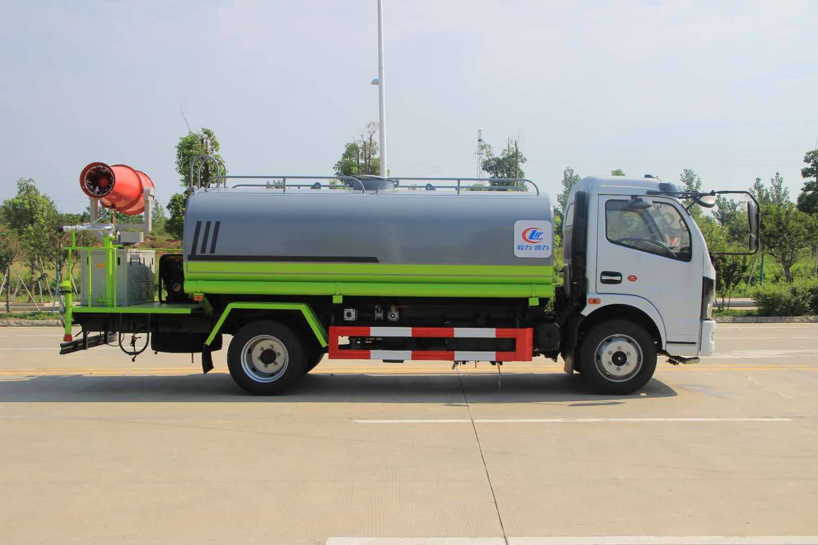 藍牌灑水車生產廠家