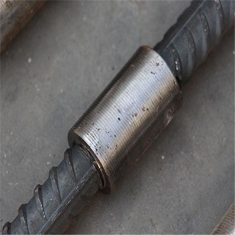 b) 需要与结构中型钢等钢材焊接的套筒,其材料应满足可焊性要求.