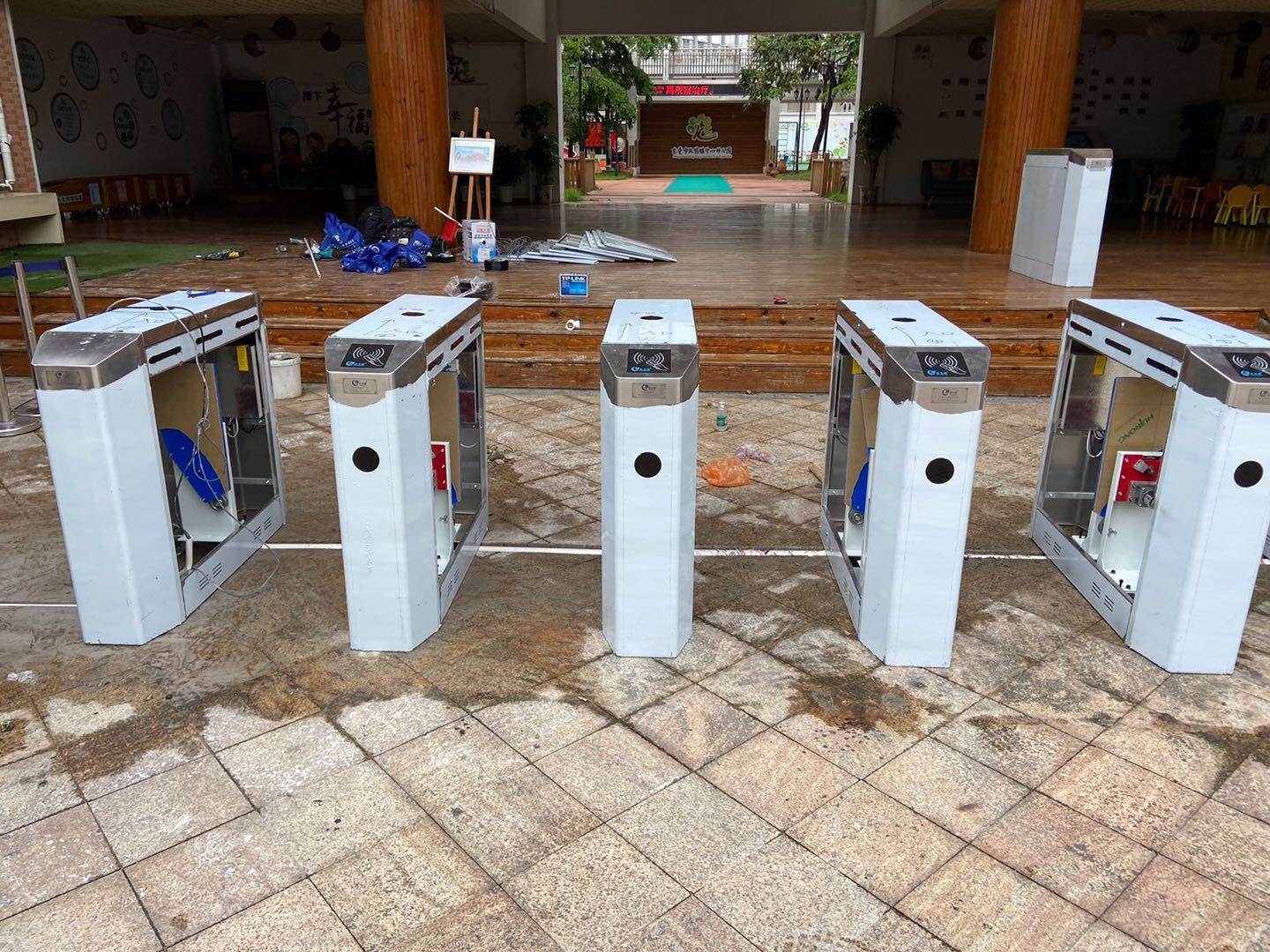 幼儿园翼闸,防夹翼闸