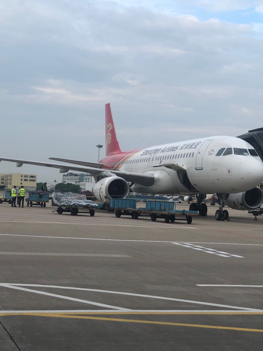 航空機場飛機託運費用