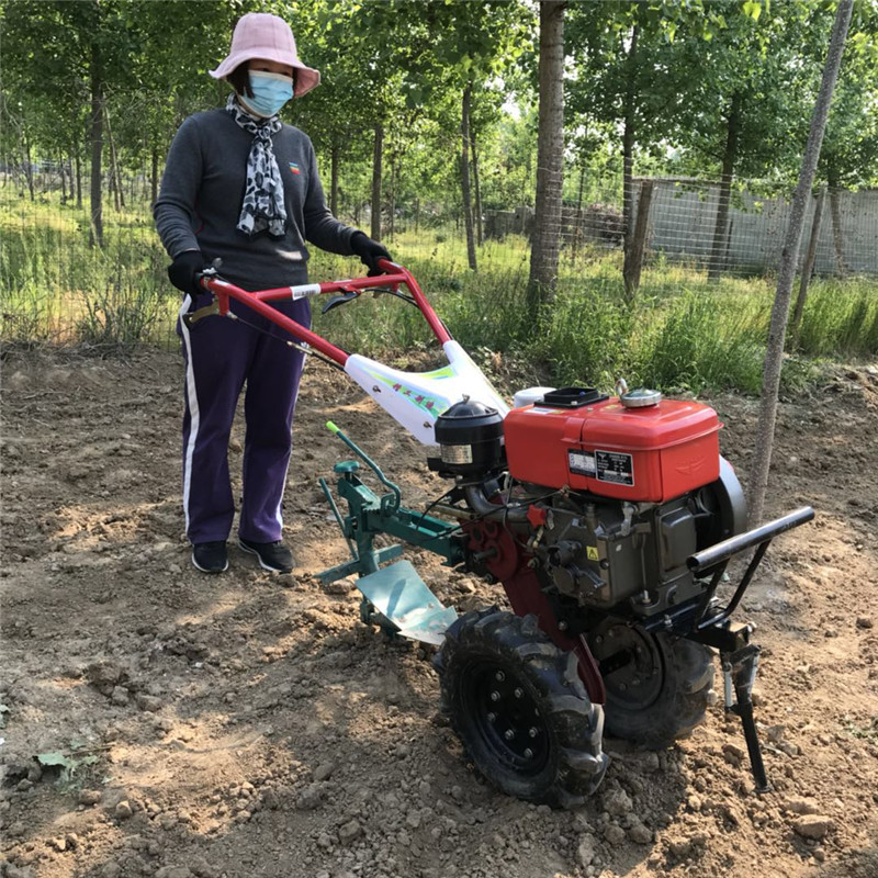 手扶式松土翻土机小型手扶车带微耕机果园农用开沟微耕机价格