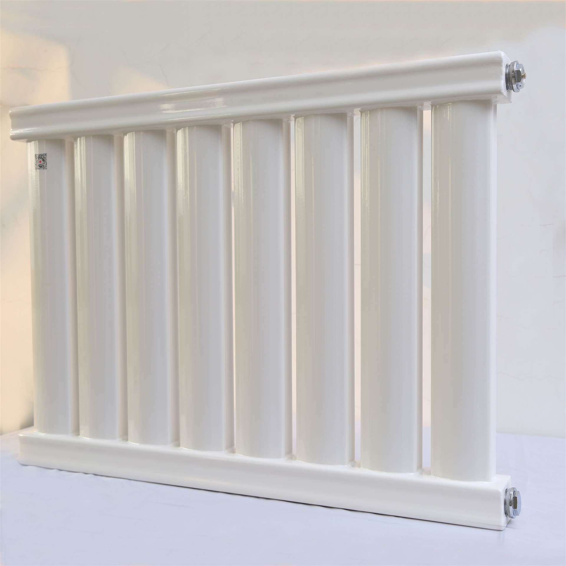 优质耐腐蚀钢制暖气片 钢制云梯暖气片厂家