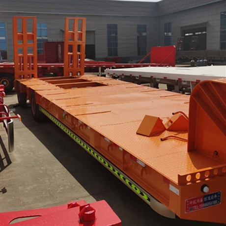 四线八轴挖掘机拖板车 13米弹簧爬梯拖挖掘机半挂车 宝钢大梁