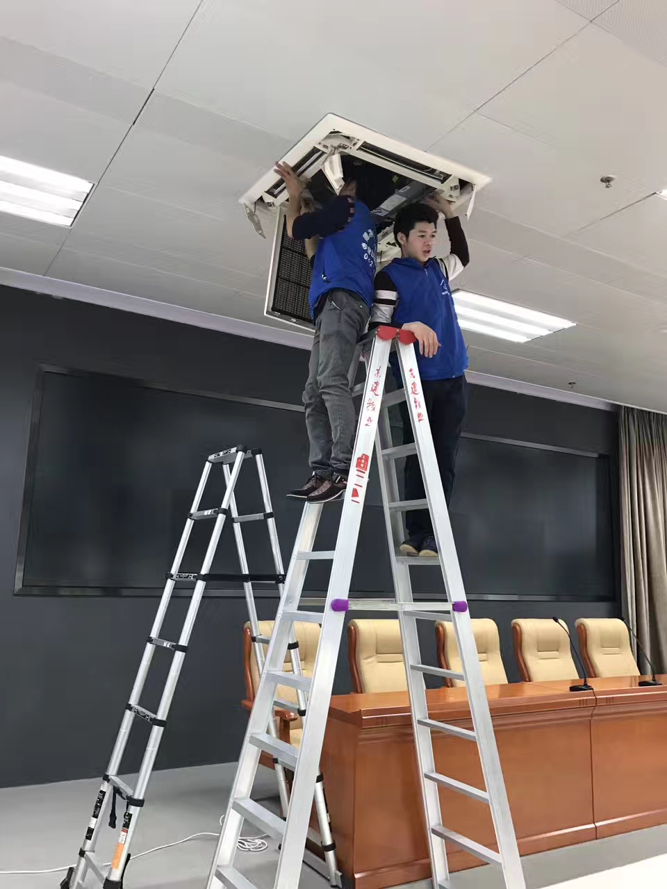 康潔家在單位清洗空調部分案例