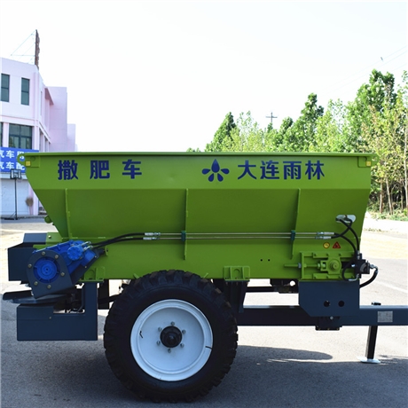 大连雨林批发农田撒肥机 干粪撒粪车