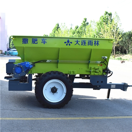 大连雨林批发双盘撒肥机 四不像撒粪车