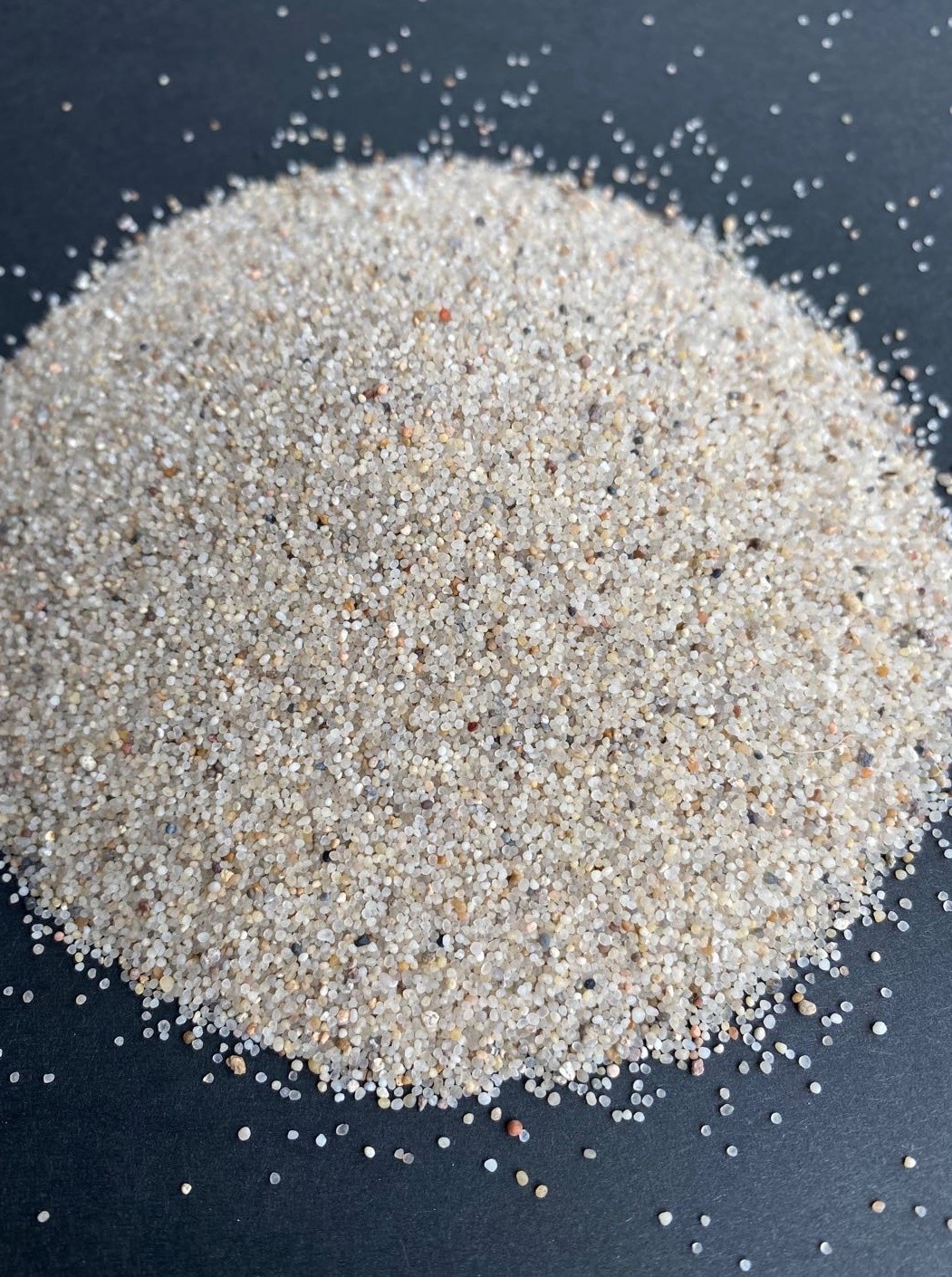 厂家直供无尘圆粒砂 人工沙滩沙 儿童沙池海沙 养生沙疗砂