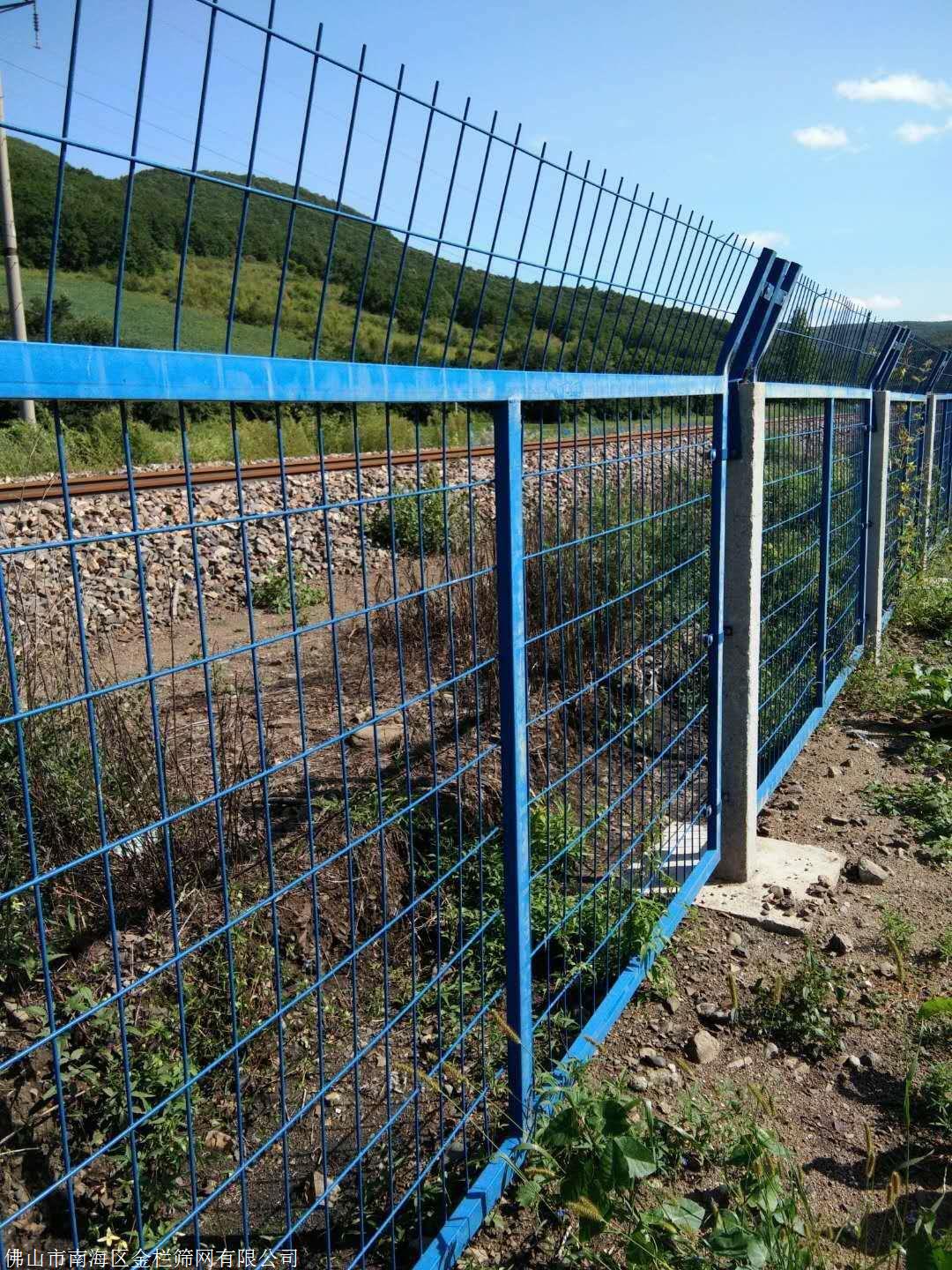 广东高铁防护网5厘铁丝18米浸塑墨绿色铁路护栏网