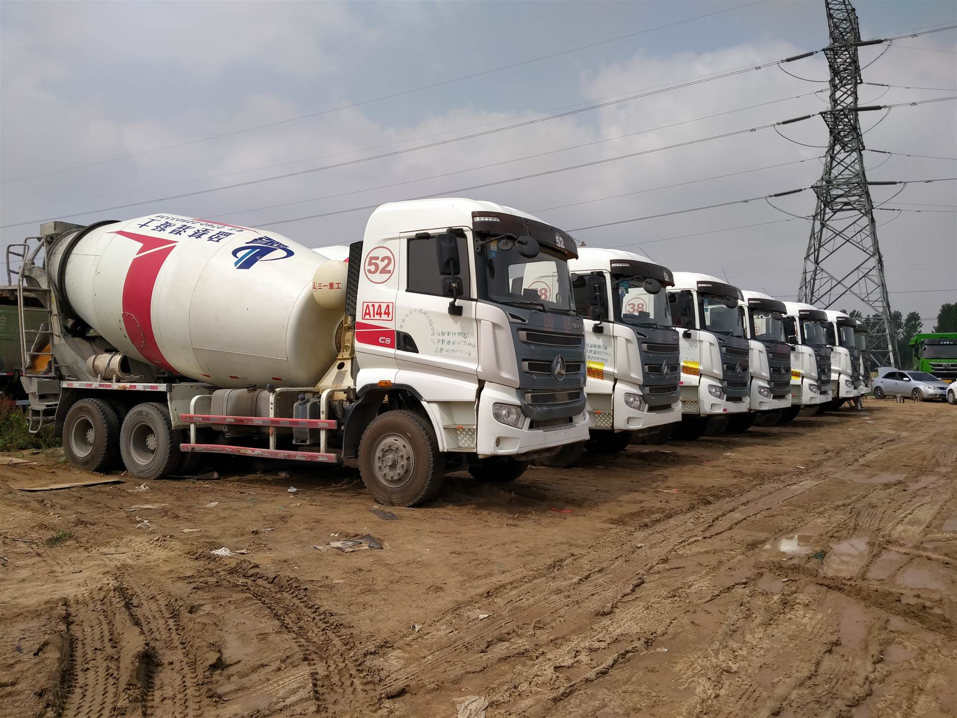 轻量化2017年豪沃国五 二手搅拌车 混凝土搅拌车 搅拌车交易市场