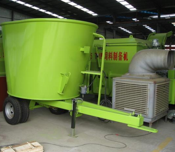 立式飼料攪拌機|飼料粉碎攪拌機