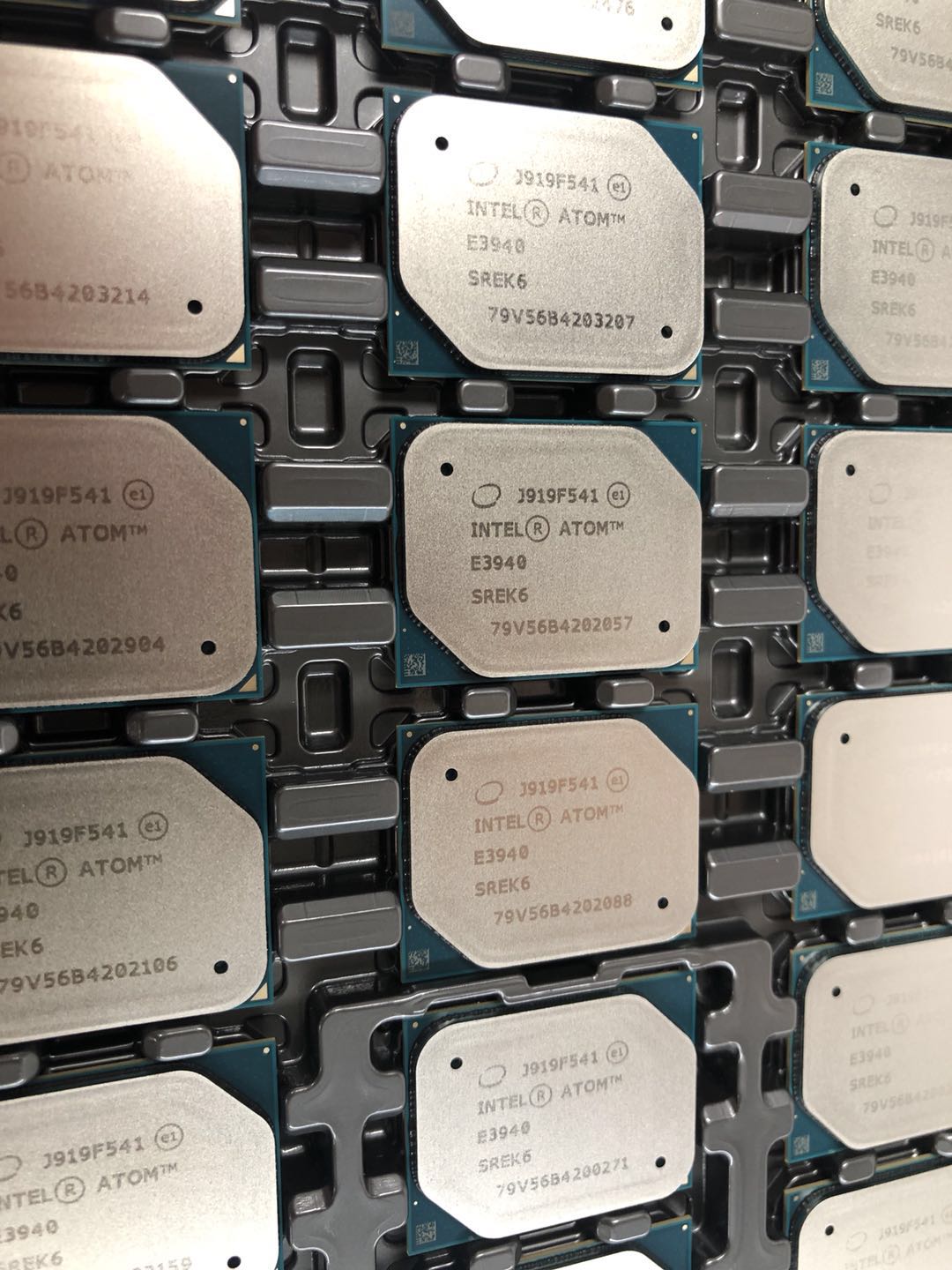 进口电脑cpu芯片i5-8265u srejq  n5000 sr3rz