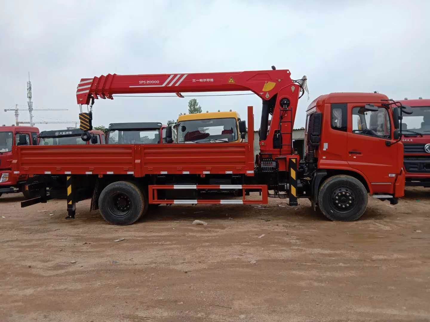 东风天锦单桥随车吊三一8吨4节臂吊机