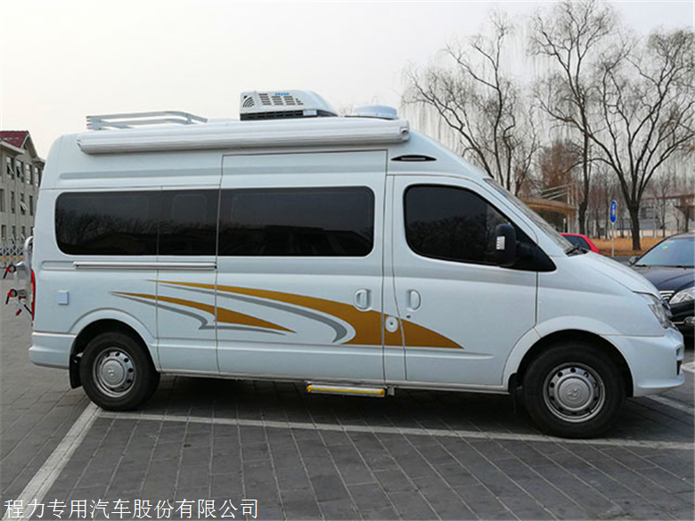 上汽大通v80短轴中顶b型房车