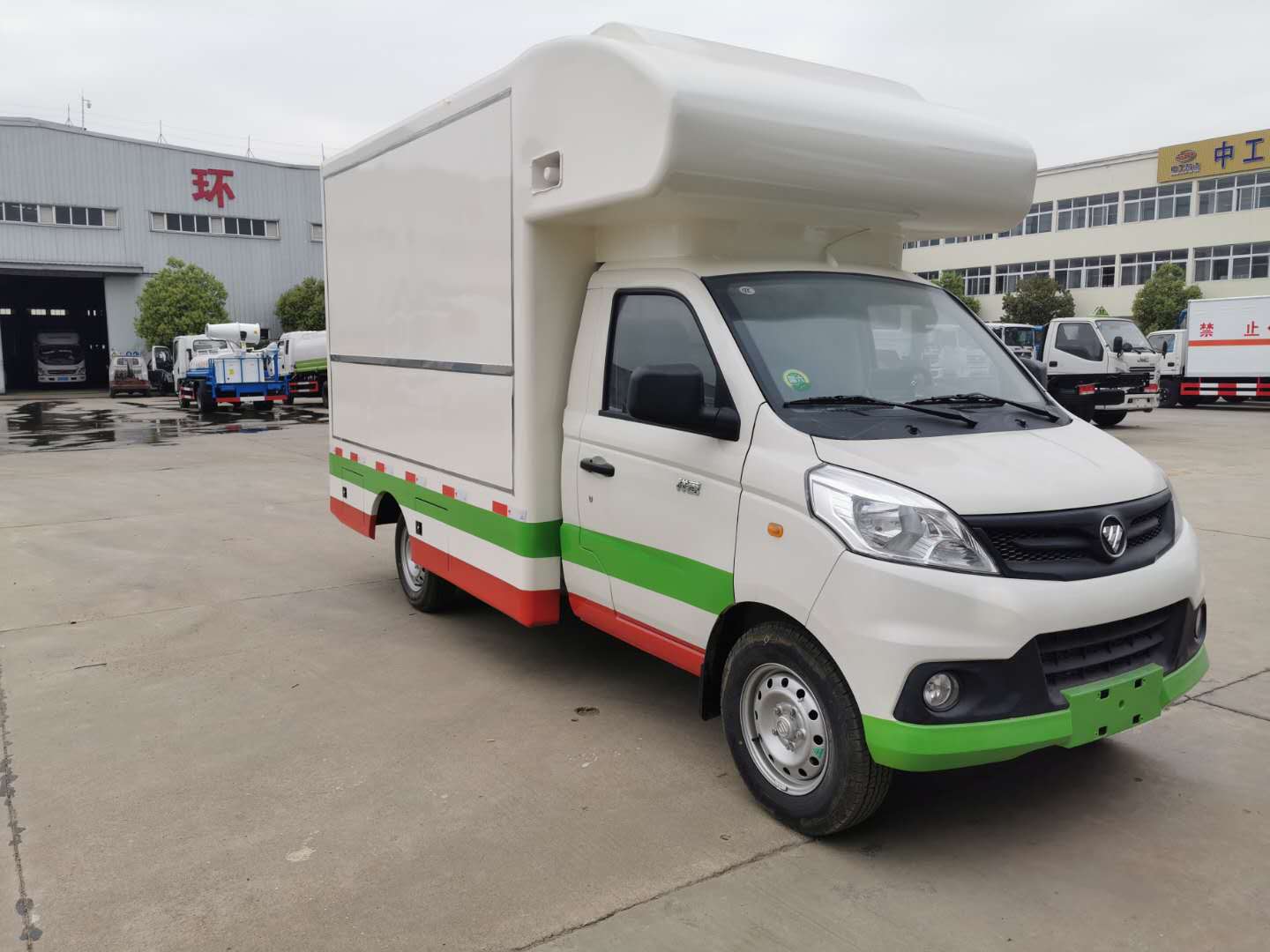 满意的水果售卖车图片