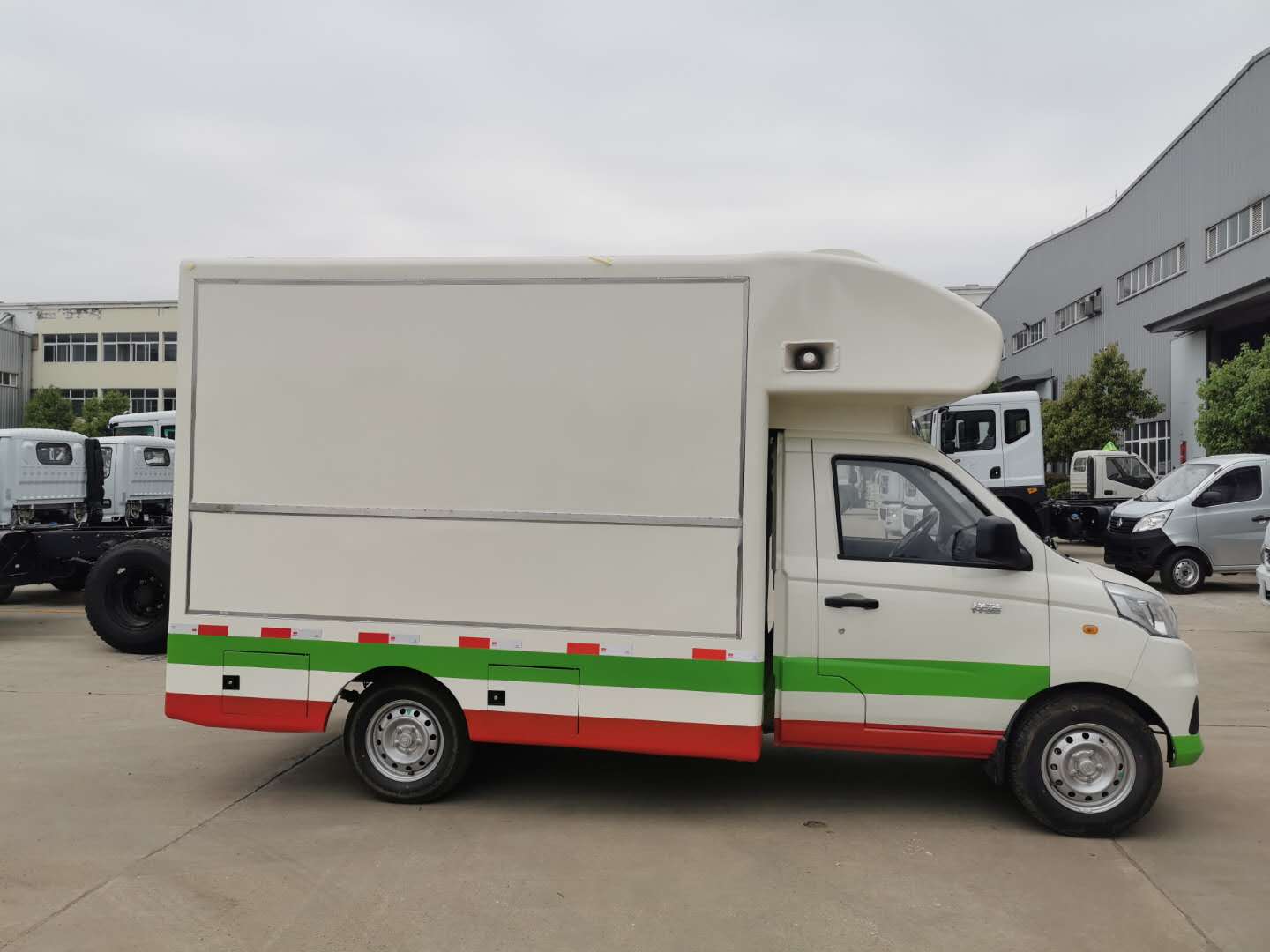 需要了解更多流动售货车价格,流动售卖车图片,售货车厂家,流动售卖车