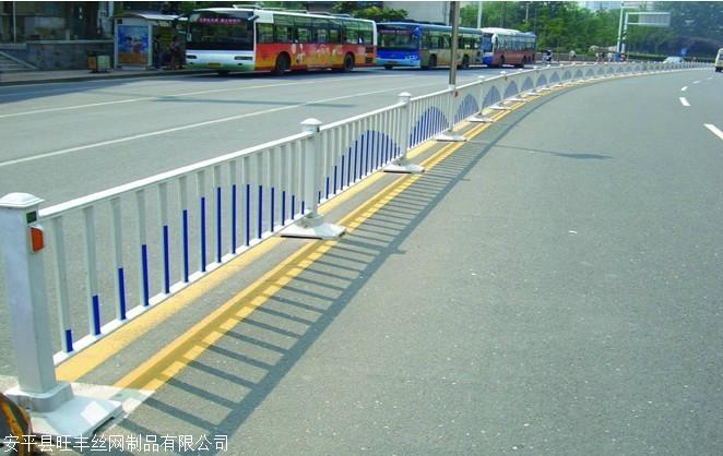 pvc道路护栏锌钢围栏施工安装