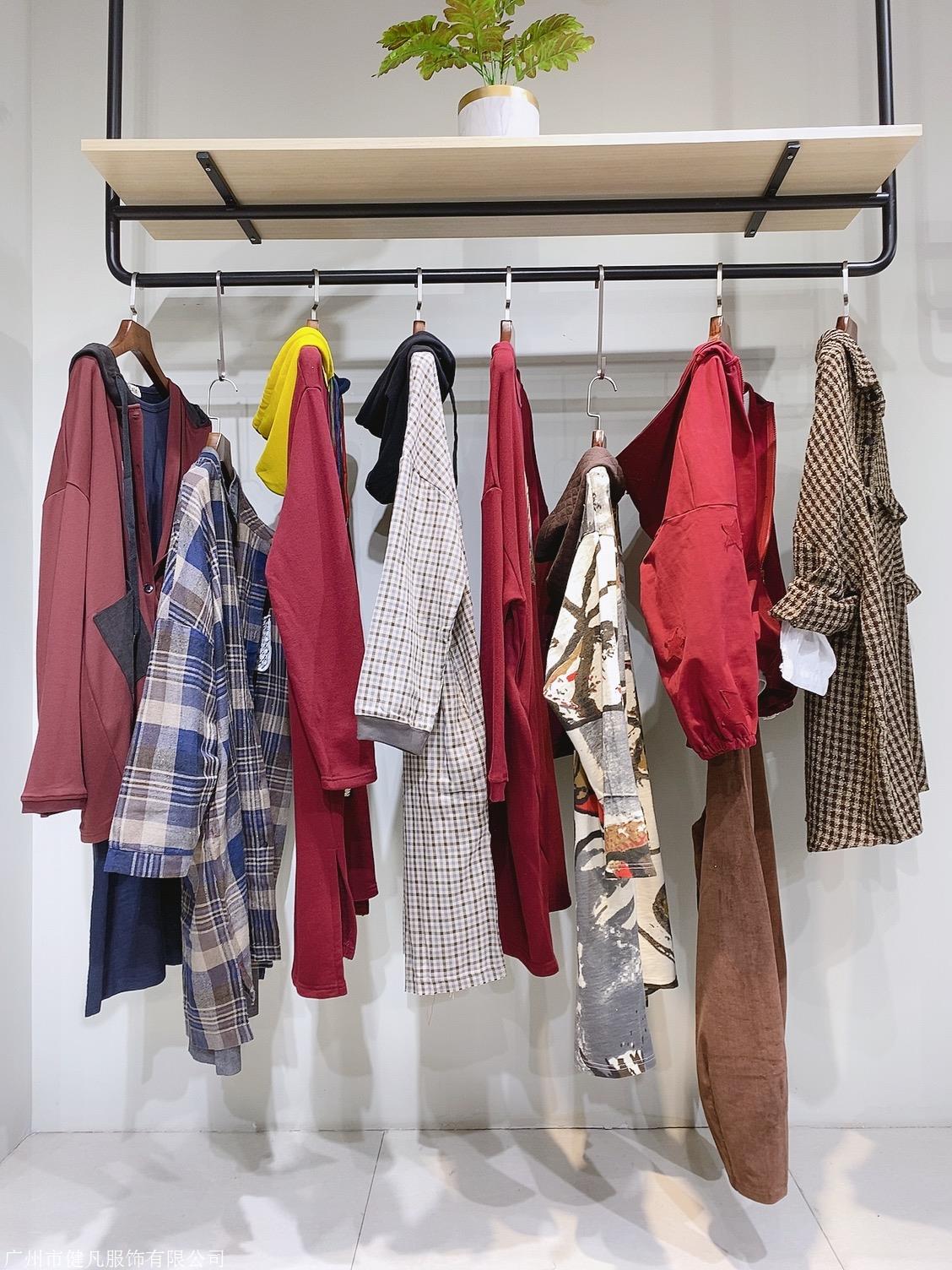 江苏品牌女装小鱼仔秋装女式帆布包包休闲大码女装卫衣套装