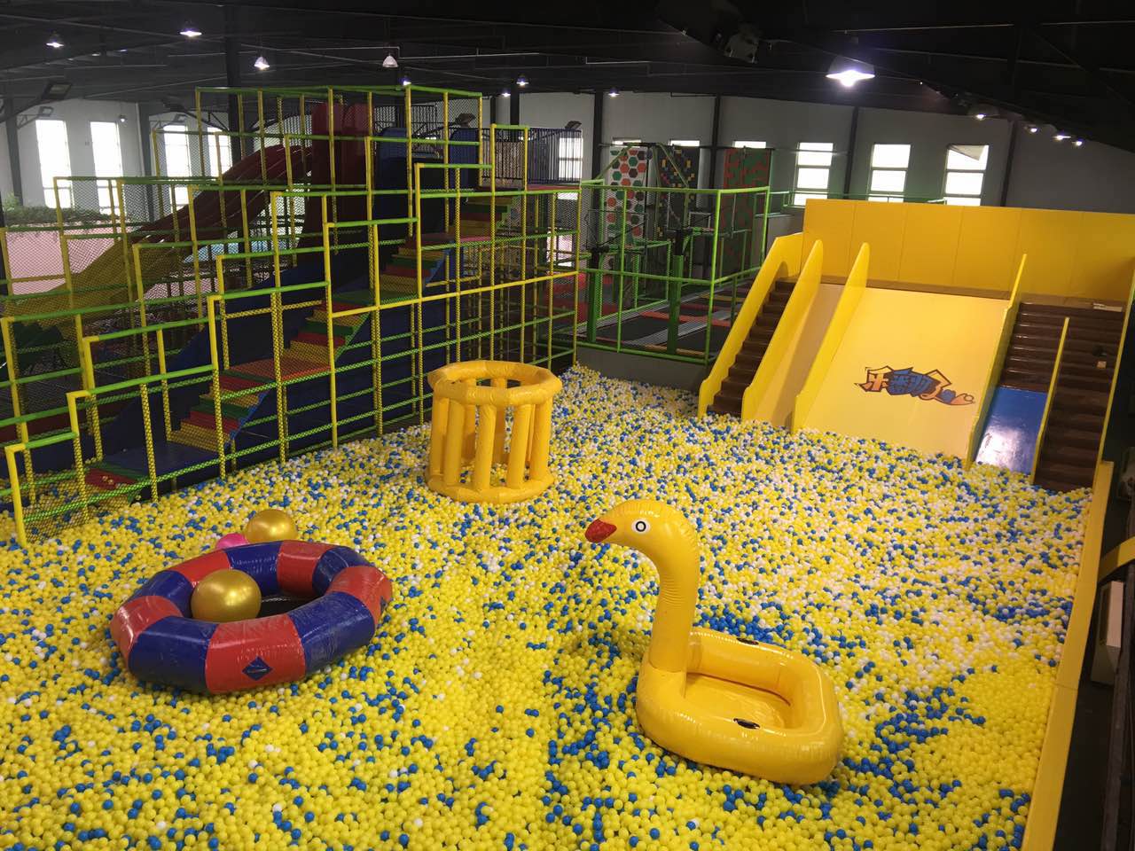 百万球池 大滑梯 海洋球 大型球池温州厂家 豪韵游乐