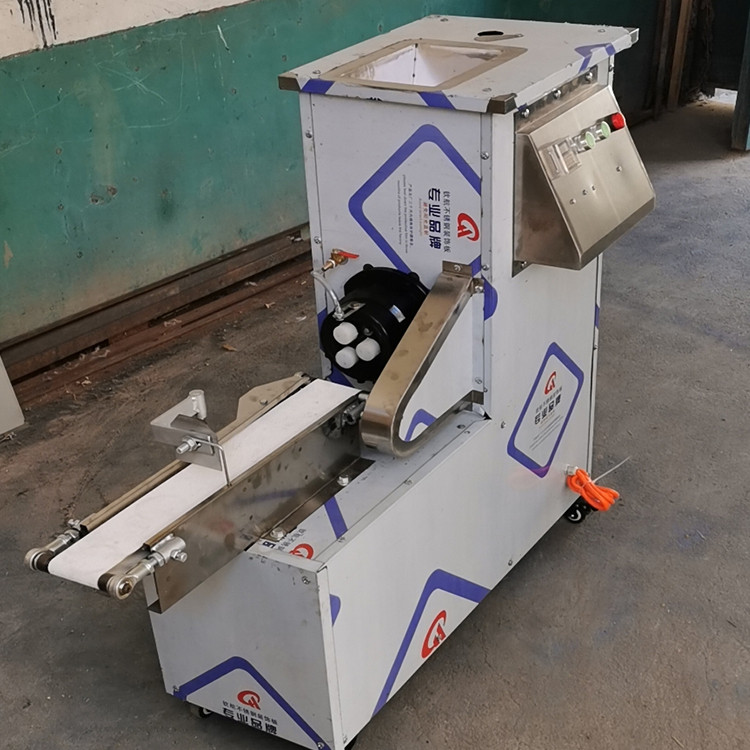 静压麻花机,操作简单,采用三调速结构,生产时将和好的面团放入机器内