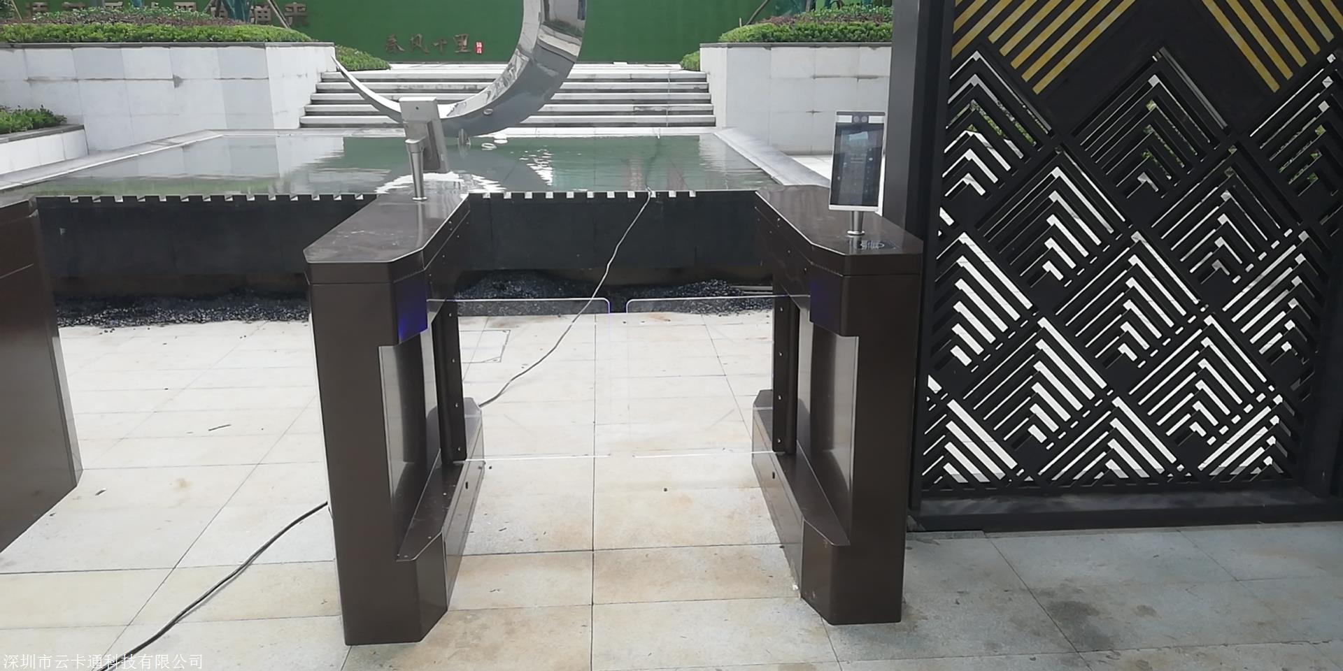 江西人脸识别通道闸门禁管理系统