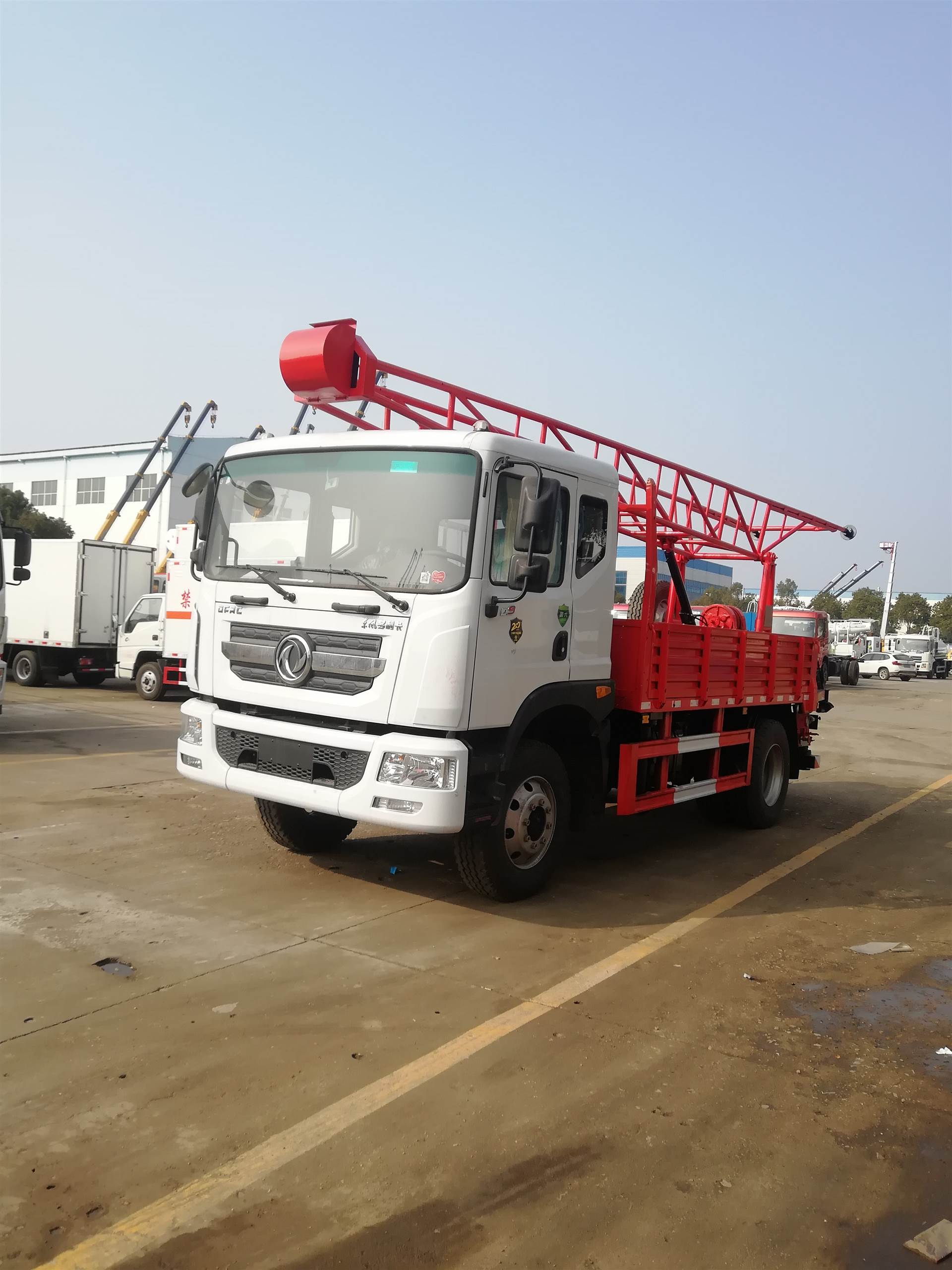 东风多利卡d9钻机车钻井车