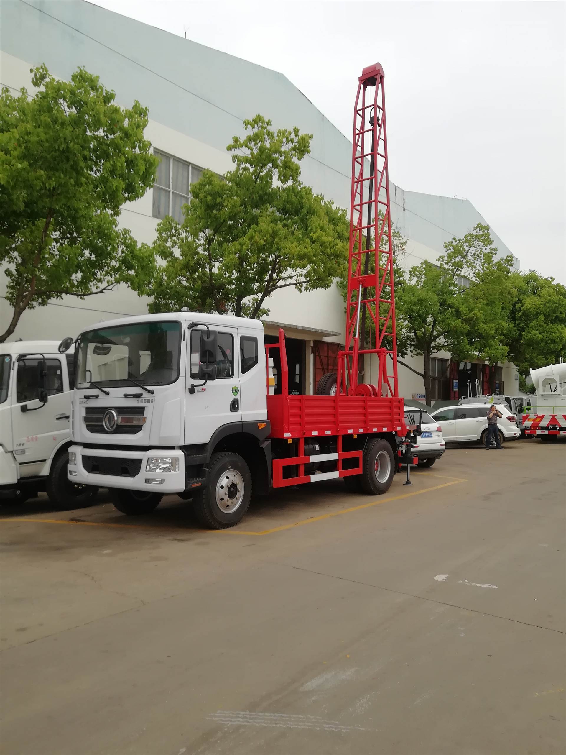 东风多利卡d9钻机车小型地质物探钻机钻井车