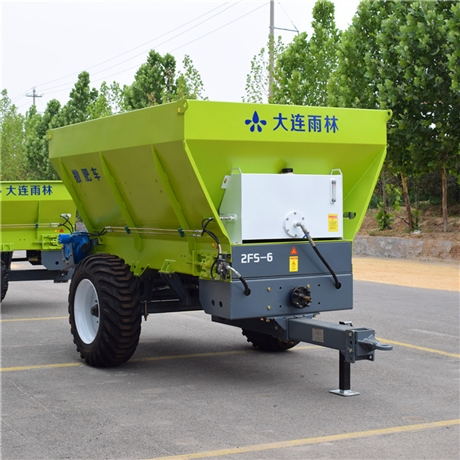 大连雨林批发绞龙抛粪车 东北抛洒机