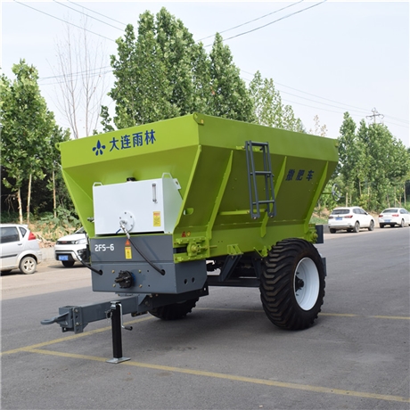 廠家批發(fā)中型拋糞車 水田拋灑機