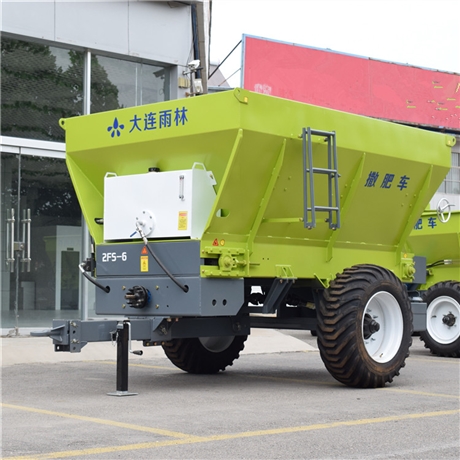 大連雨林批發(fā)土糞拋糞車 牽引式拋灑機
