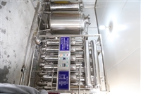 江苏化妆品用水列管多效蒸馏水机