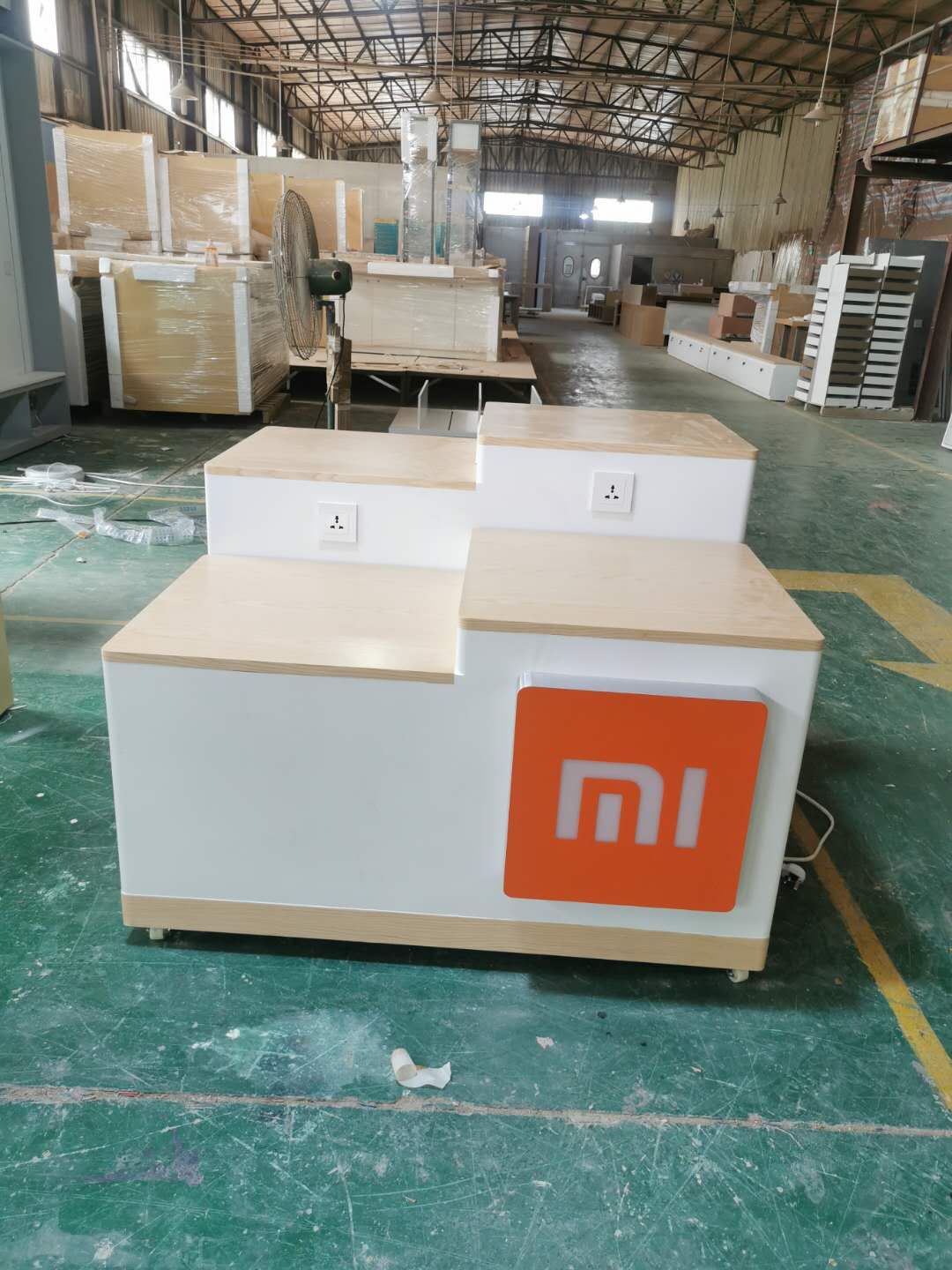 小米20手机体验台小米之家木纹高低地台体验桌