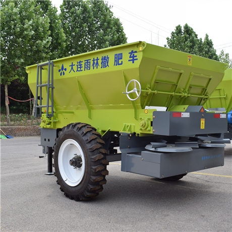 工厂批发大型抛粪车 牵引式撒粪机