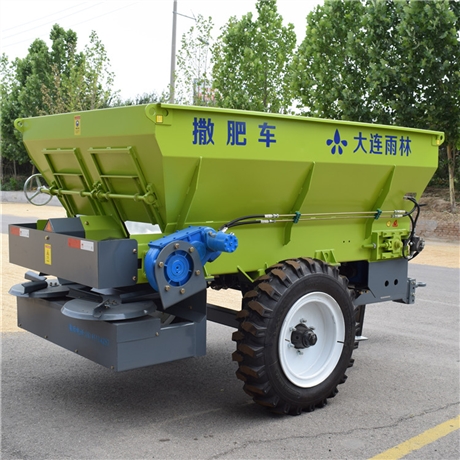 大连雨林批发颗粒有机肥抛粪车 拖拉机后置撒粪机