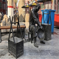 商业街人物摆件 现代民俗雕塑 步行街劳作主题铜雕