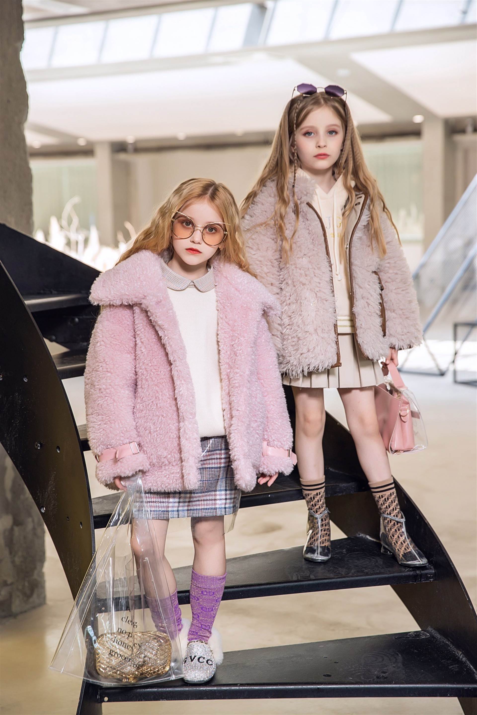 莉莉日记 儿童外套 上衣品牌折扣 童装批发 城秀男童风衣外套