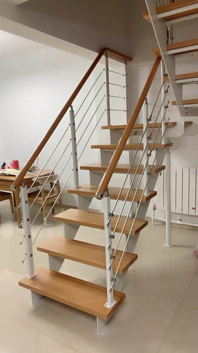 钢木楼梯工厂 批发零售双梁楼梯 葫芦立柱 l型楼梯 实木扶手