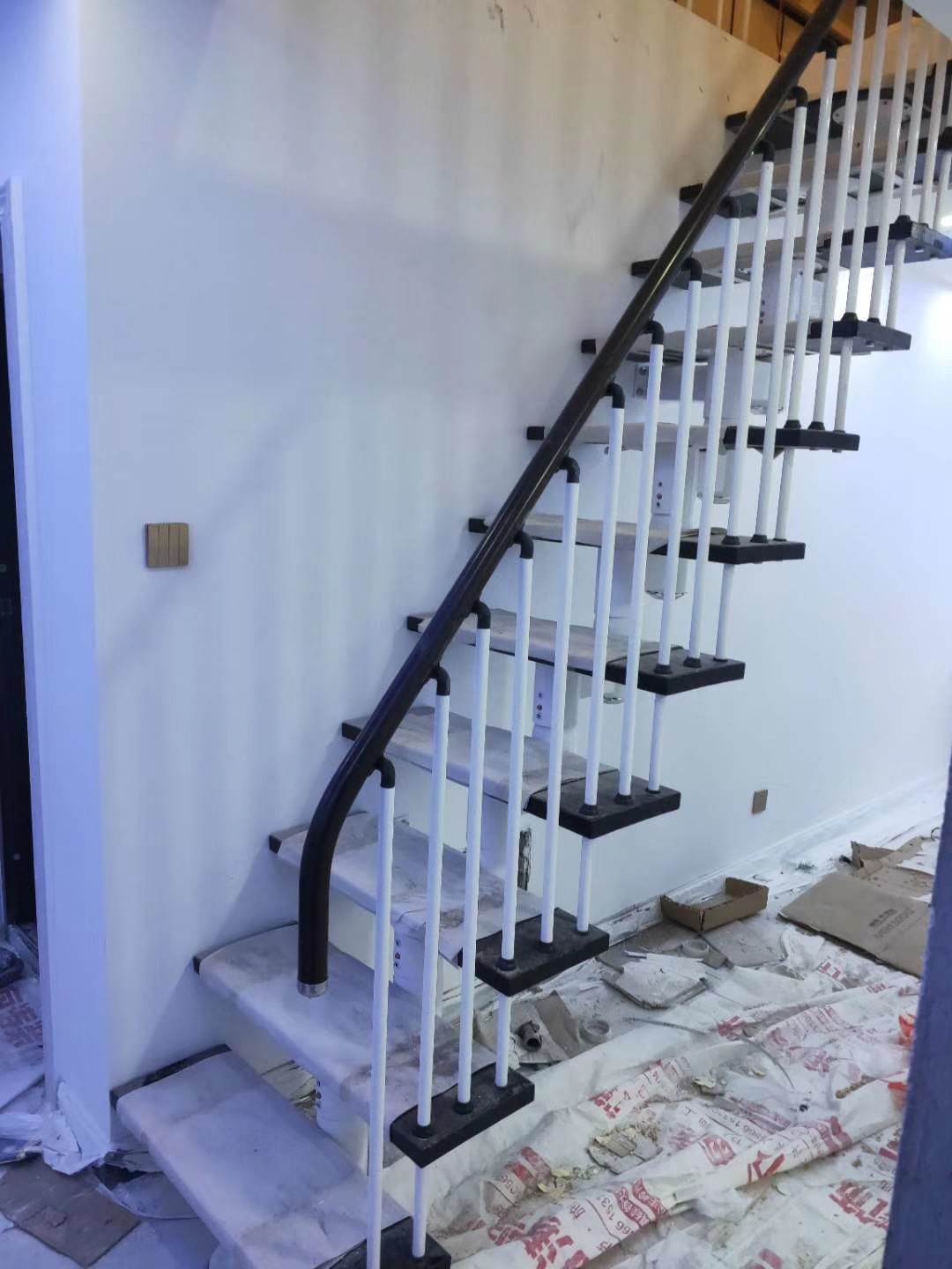 u型脊索钢木楼梯 免费设计 批量工程 室内别墅复试楼梯厂家 1