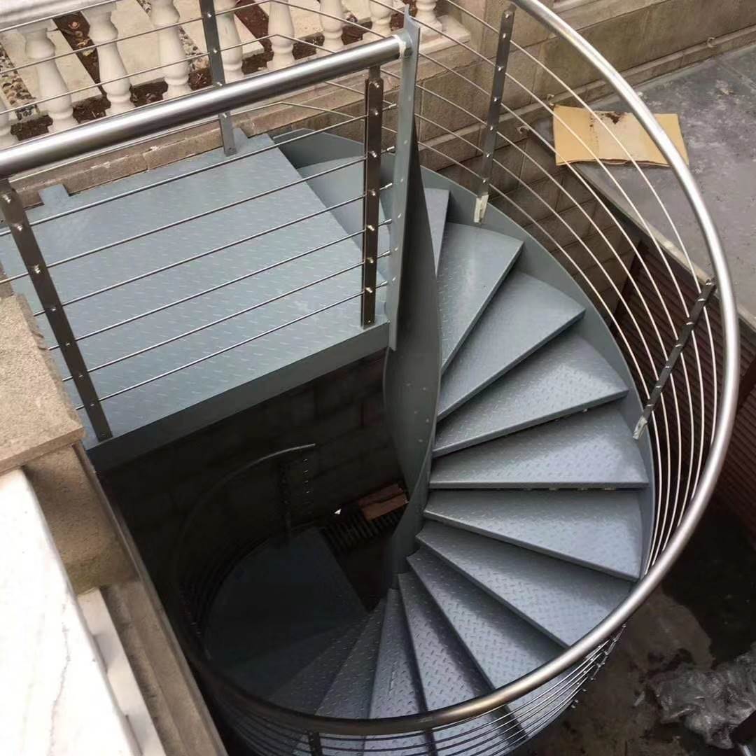 室外旋转钢木楼梯 牢固耐用 环保健康 铁艺旋转楼梯 整体楼梯