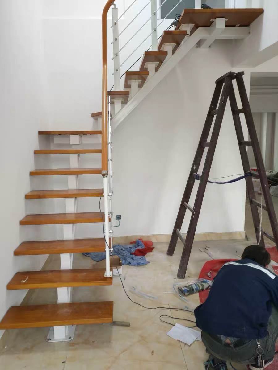 批发各种斜梁楼梯 尺寸可定制 简约现代 别墅楼梯 批量工程